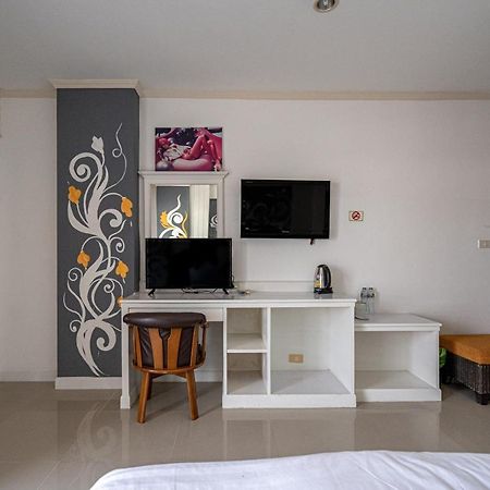 Santi White House Patong Hotel Exterior photo