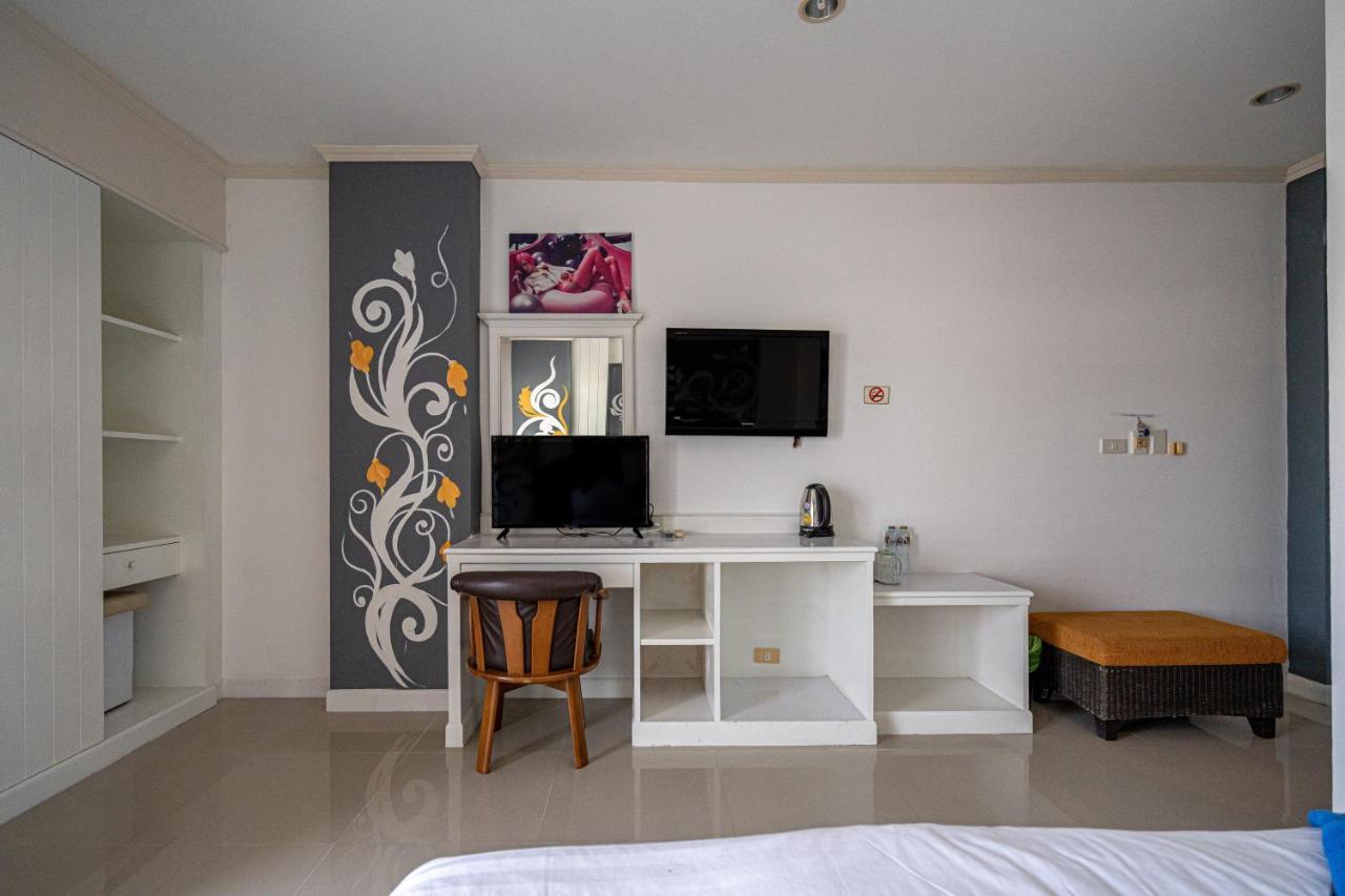 Santi White House Patong Hotel Exterior photo